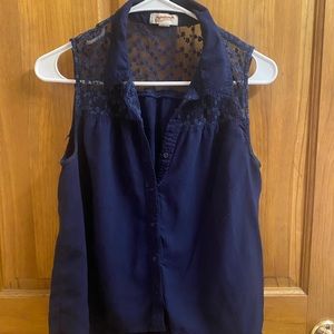 Arizona Jean brand navy blue top